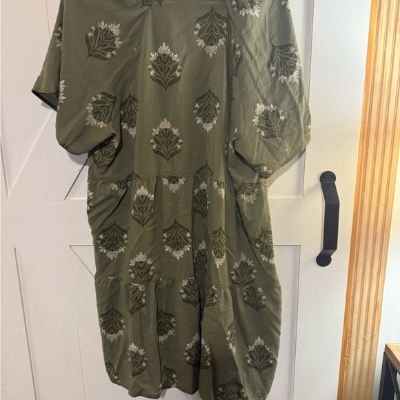 Old Navy Olive Floral V-Neck Dress Size XL - Picture 3 of 3
